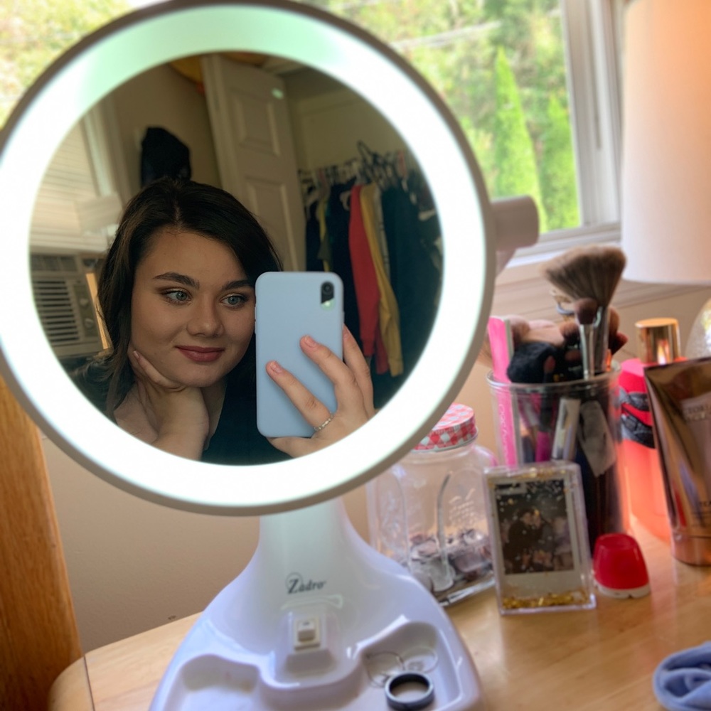 Meet your Posher, Emily